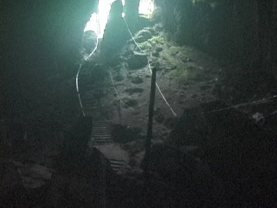 チャラ・ケイブ洞窟階段
